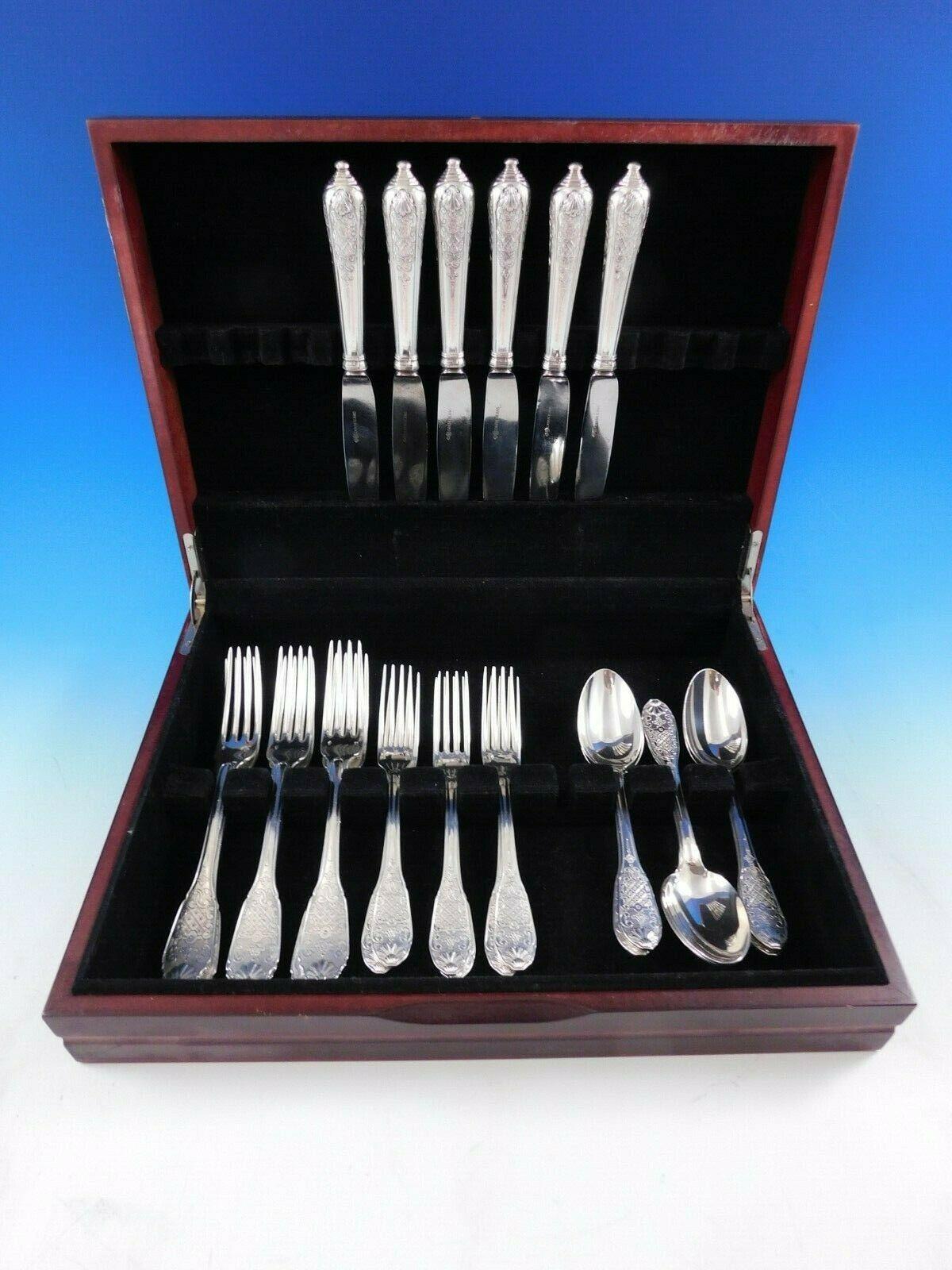 Dinner size royal Cisele by Christofle or Cardeilhac sterling silver flatware set, 24 pieces. This set includes:

6 large dinner knives, cannon style handles, 10