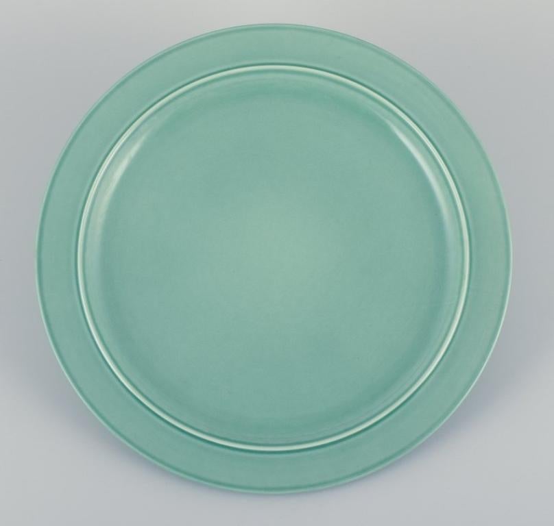 Royal Copenhagen, « 4 All Seasons » Un ensemble de quatre assiettes plates en faïence à glaçure verte.
Datant de 1991-1995.
Marqué.
En parfait état.
Troisièmement, qualité d'usine.
Dimensions : Diamètre 31,5 cm x hauteur 2,3 cm.