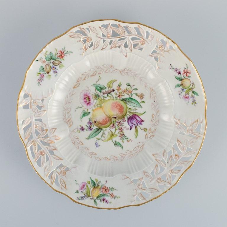 Early 20th Century Royal Copenhagen, a Set of Six Antique Dinner Plates with Reticulated Rim For Sale