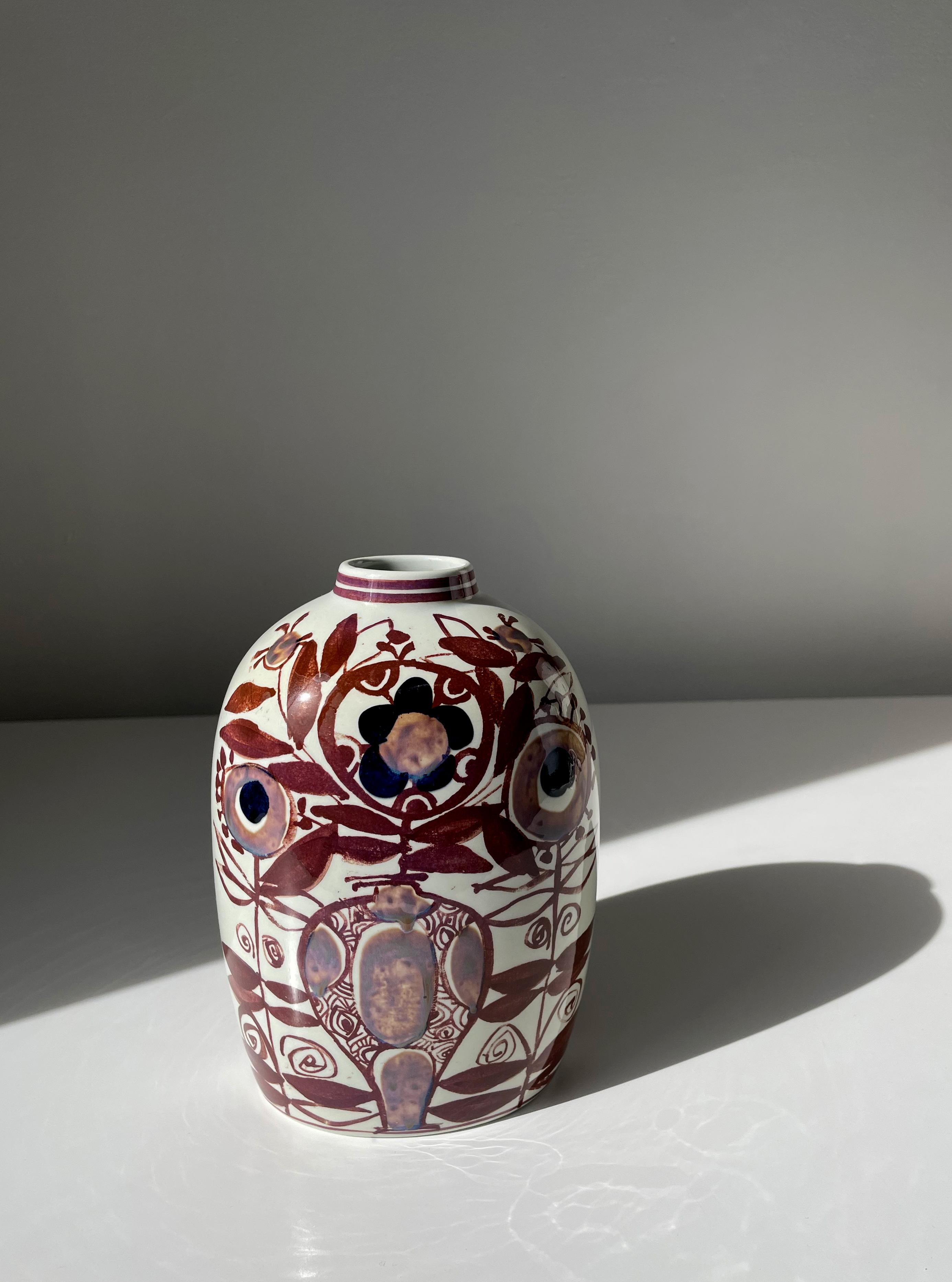 Mid-Century Modern Vase en faïence florale peint à la main Royal Copenhagen Aluminia 1958 en vente