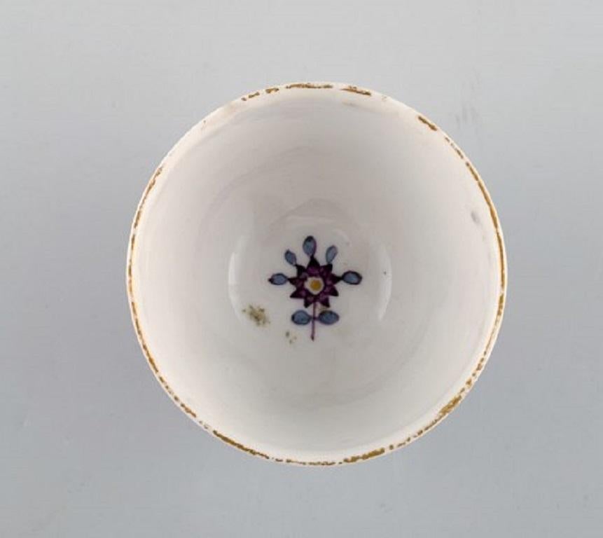 Royal Copenhagen:: Antike und seltene Tasse aus handbemaltem Porzellan:: Museumsqualität (Dänisch) im Angebot
