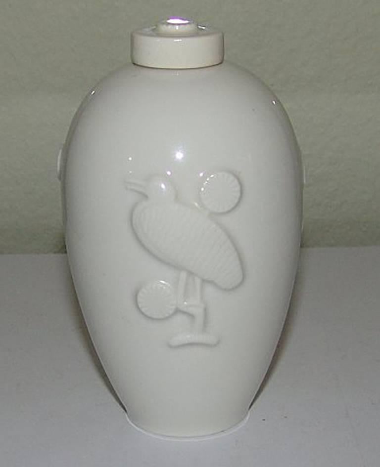 Royal Copenhagen Arno Malinowski vase with lid #3300. Measures: 11.5 cm and is in perfect condition. Rarely seen with lid.