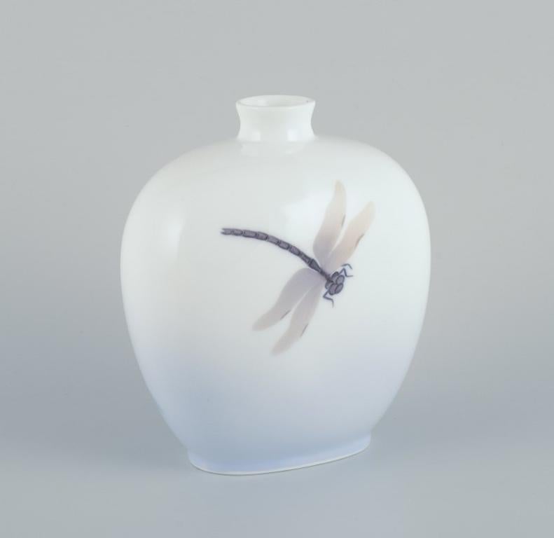 Royal Copenhagen, Art Nouveau porcelain vase decorated with a flower and dragonfly motif.
Dating: circa 1920.
Perfect condition.
Marked.
First factory quality.
Dimensions: H 17.0 cm x W 13.0 cm.