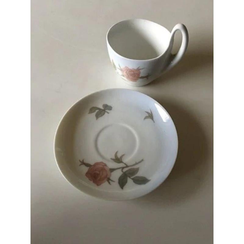 Royal Copenhagen Art Nouveau small high handled cup and saucer. No. 689/4

The cup and saucer are in nice whole condition. Measures 5.2 cm H (8 cm measured to the top of the handle). 2nd Quality.