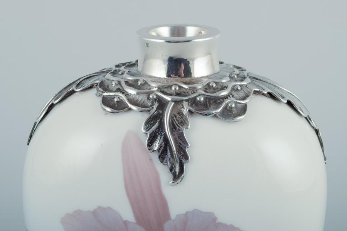 Argento 925 Royal Copenhagen, vaso Art Nouveau in porcellana con intarsi in argento sterling in vendita