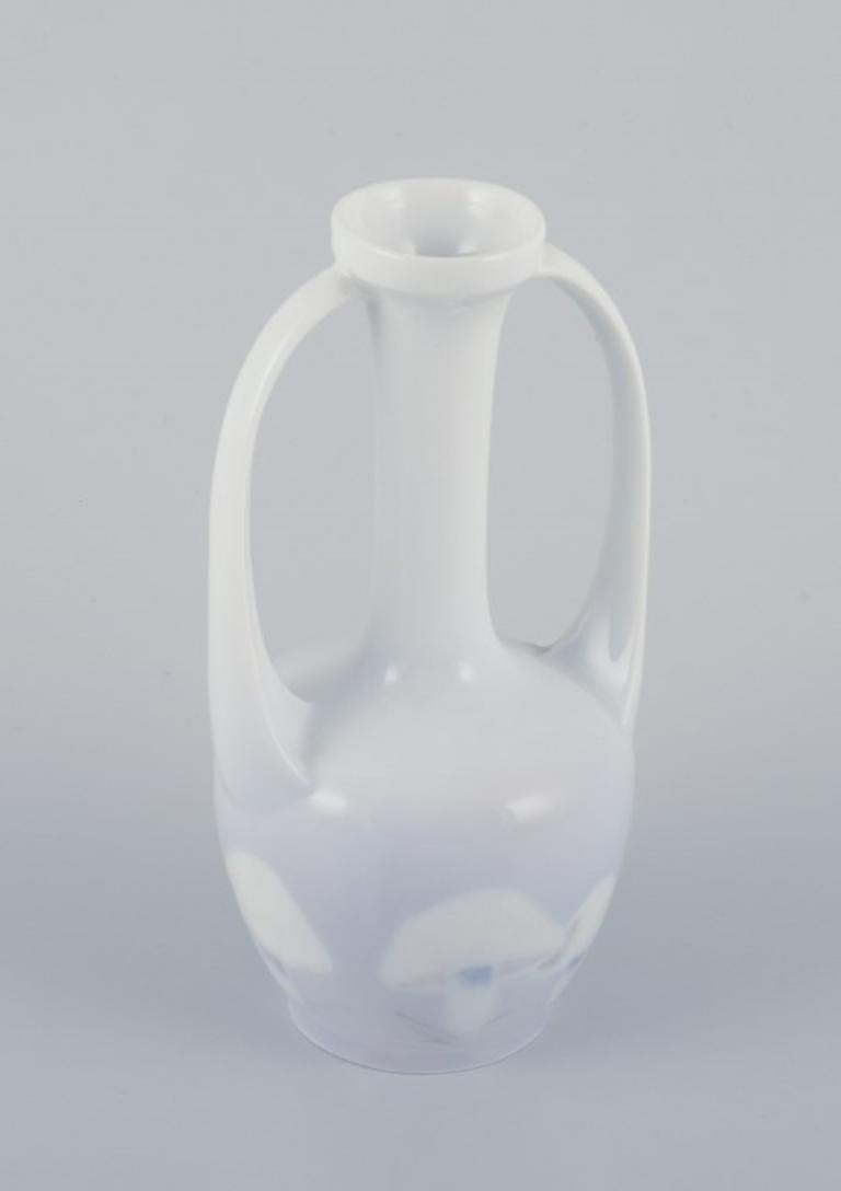Danese Royal Copenhagen, vaso Art Nouveau con manici. Con motivo a fungo. in vendita