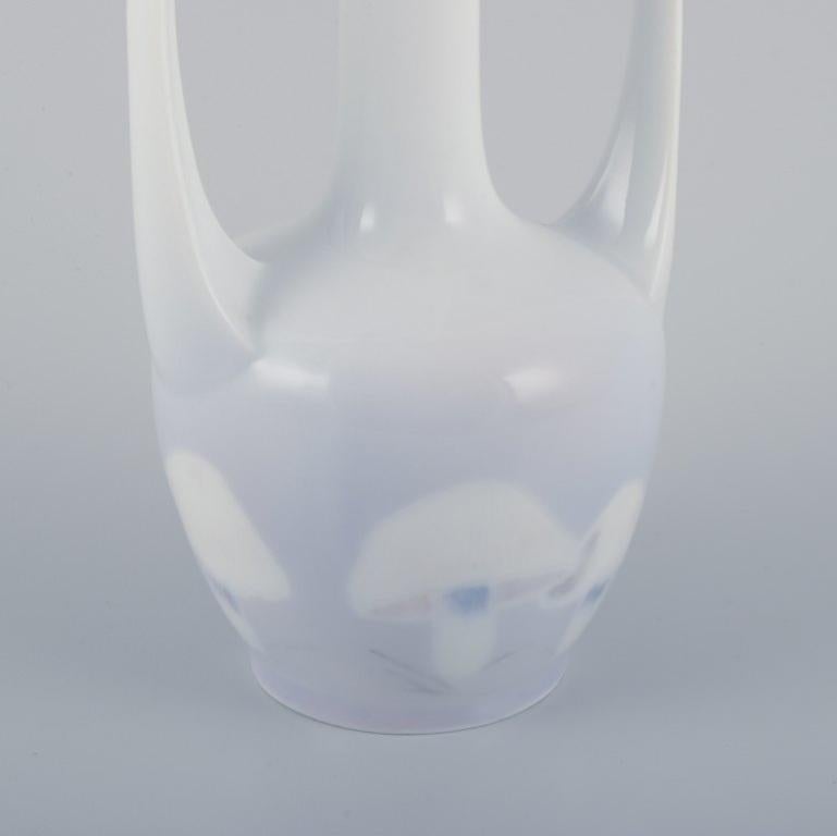 Royal Copenhagen, Jugendstil-Vase mit Henkeln. Mit Pilzmotiv.  (20. Jahrhundert) im Angebot