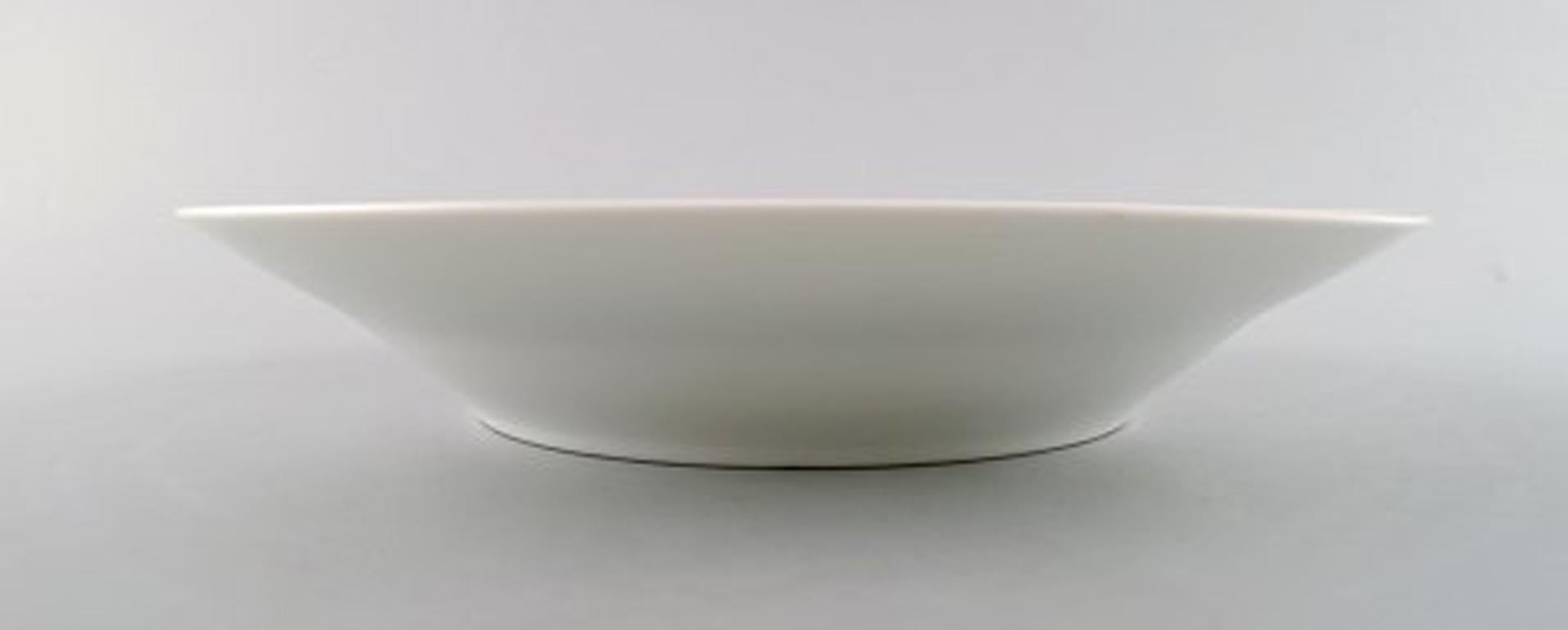 Royal Copenhagen Axel Salto service, white.
Deep plate. 8 pieces. In stock.
Measures: 25 cm x 4.5 cm
In very good condition. 1st factory quality.