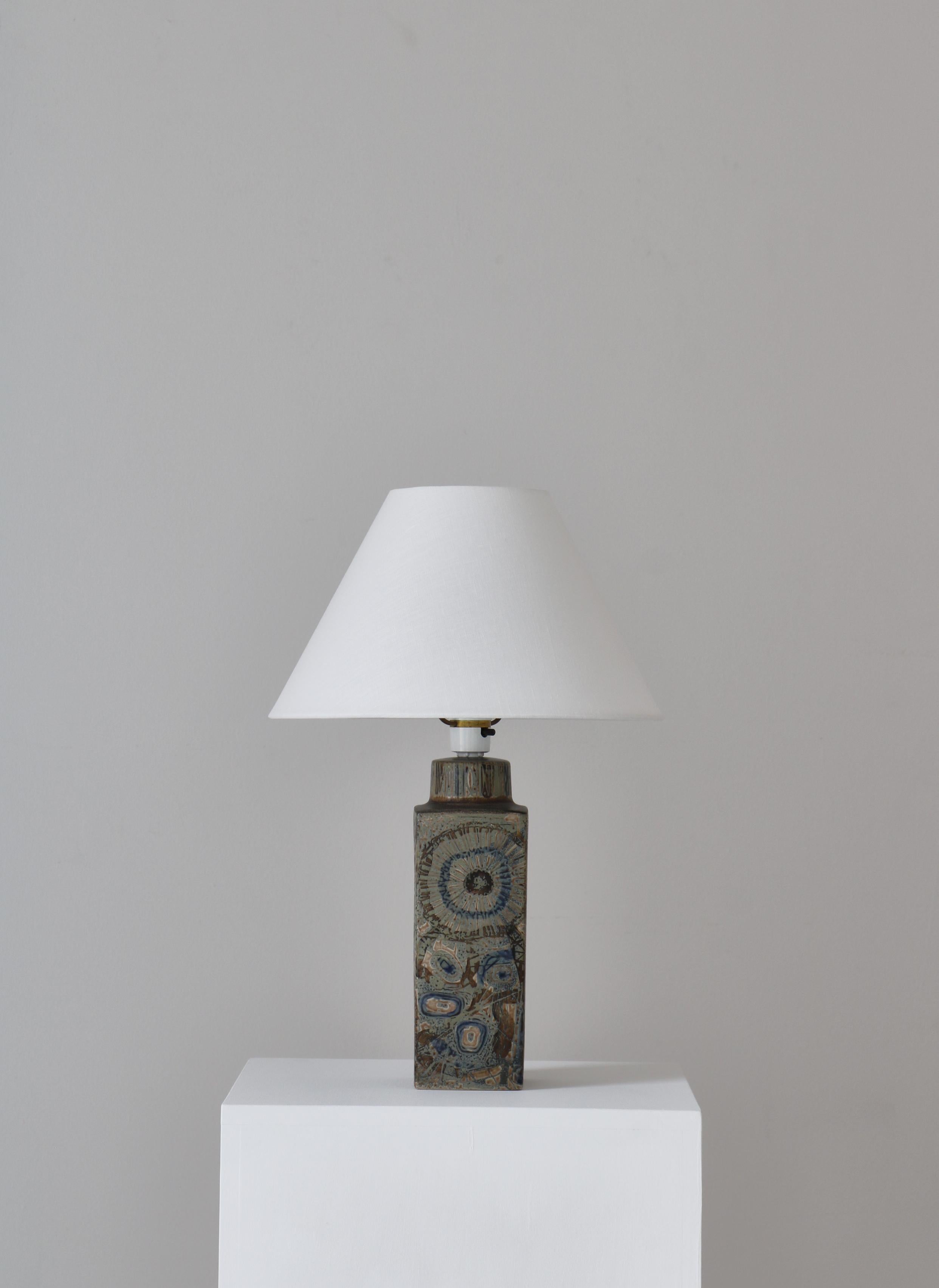 Royal Copenhagen-Tischlampe „Baca“ aus Keramik von Nils Thorsson, Dänemark, 1960er Jahre (Skandinavische Moderne) im Angebot