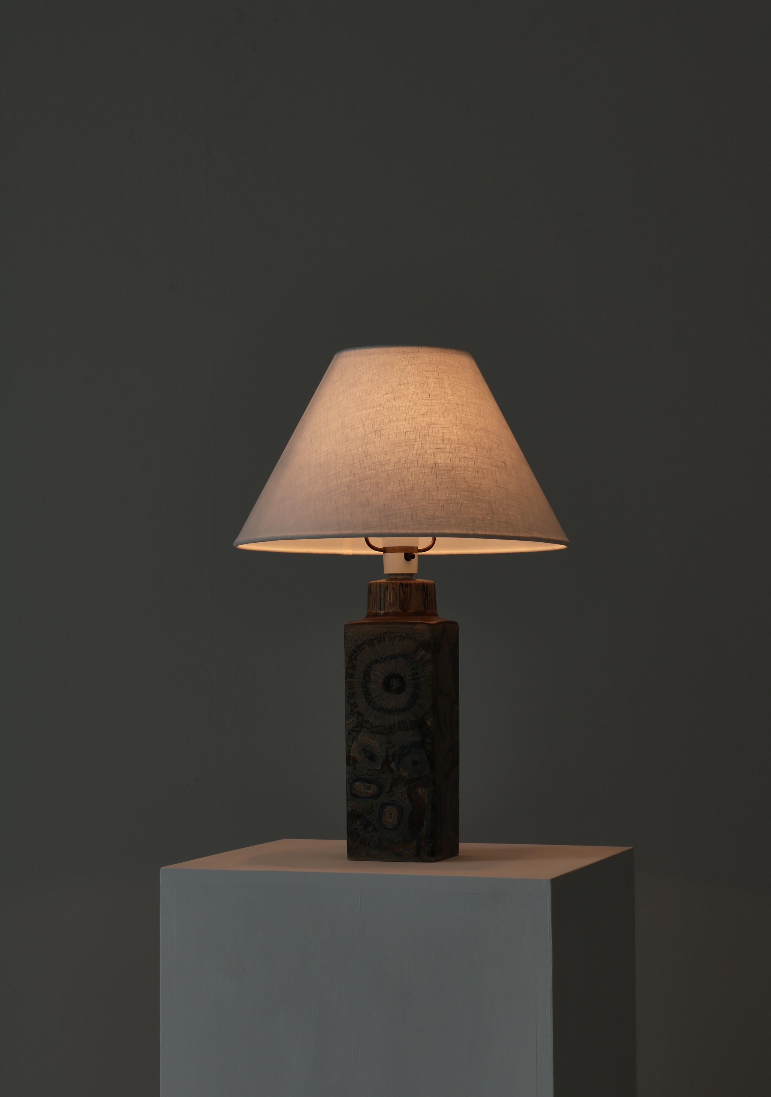 Royal Copenhagen-Tischlampe „Baca“ aus Keramik von Nils Thorsson, Dänemark, 1960er Jahre (Steingut) im Angebot