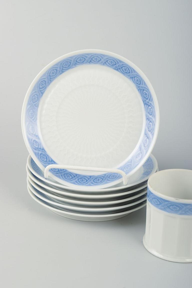 PRE-OWNED GOODS ARE EXEMPT FROM IMPORT TARIFFS FOR U.S., UK, AUSTRALIAN & CANADIAN CUSTOMERS.   
THEREFORE, NO IMPORT TARIFFS WILL BE APPLICABLE TO YOUR PURCHASE. 

Royal Copenhagen Blue Fan, six coffee cups with matching saucers.
Circa