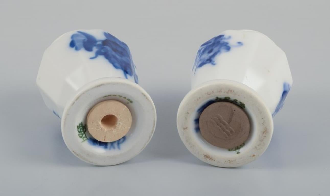 Service à sel et à poivre Royal Copenhagen Angular Blue Flower Début du 20e siècle. en vente 1