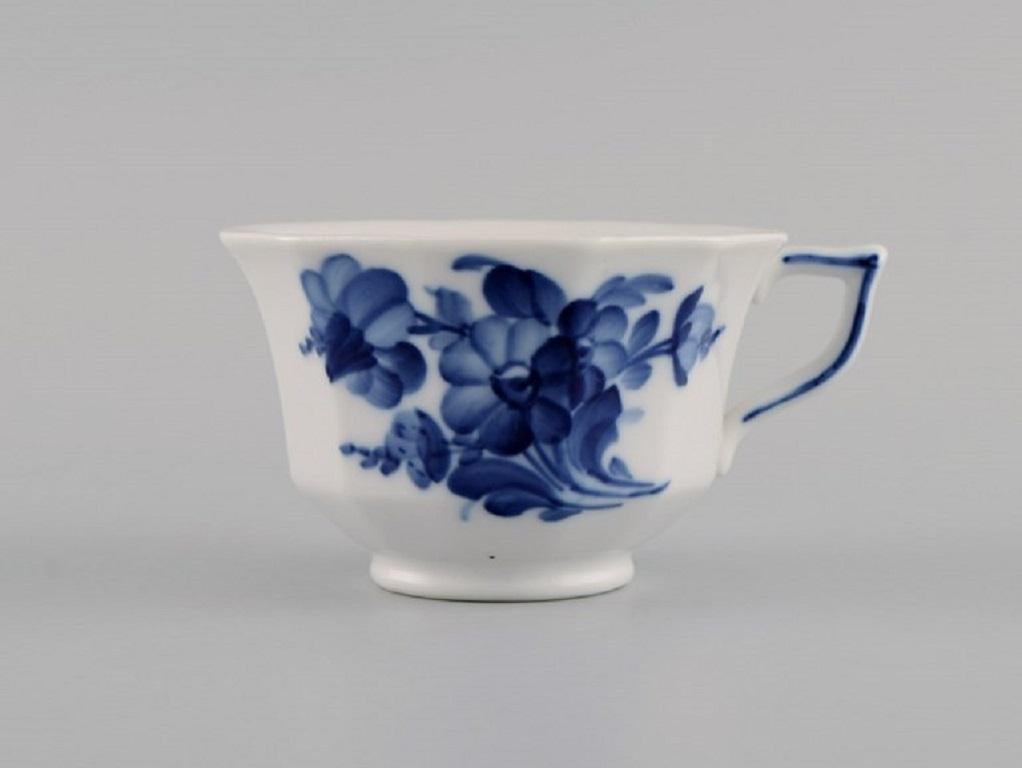 Royal Copenhagen Blaue Blume, kantige, sechs Kaffeetassen mit Untertassen und Tellern (Dänisch) im Angebot