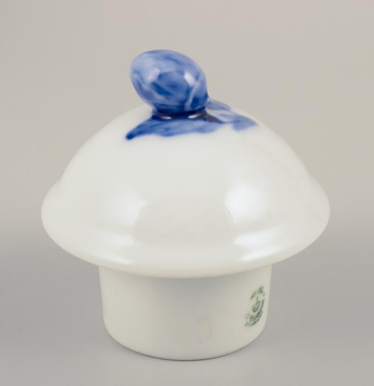 Royal Copenhagen Flor azul trenzada, cafetera. Aprox. 1930 mediados del siglo XX en venta
