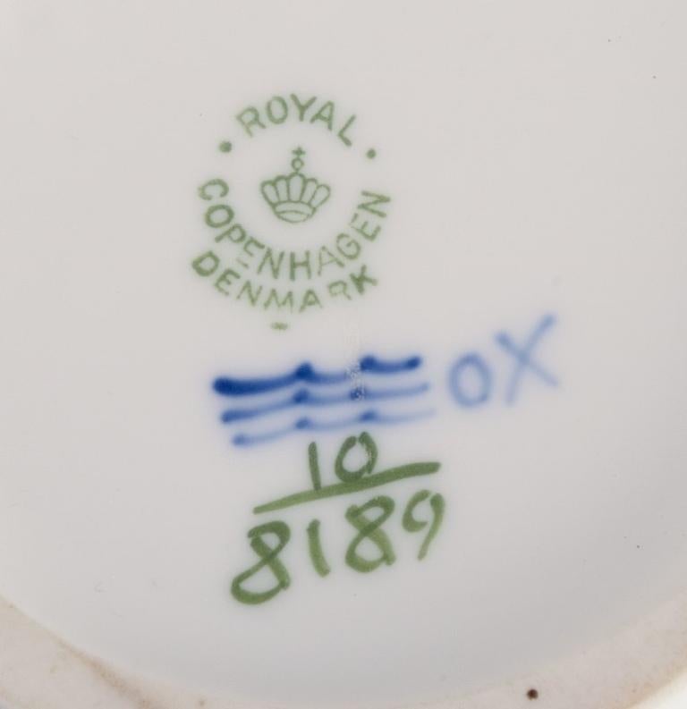 Porcelain Royal Copenhagen, Blue Flower Braided, coffee pot. Dated 1958. For Sale
