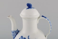 Cafetera trenzada Flor Azul Royal Copenhagen, Model No. 10/8189