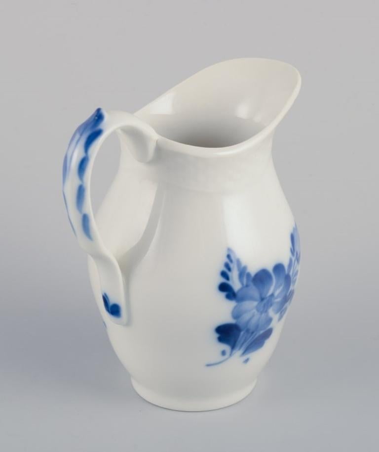 Peint à la main Royal Copenhagen Bleu fleur tressée, crémier et sucrier en vente