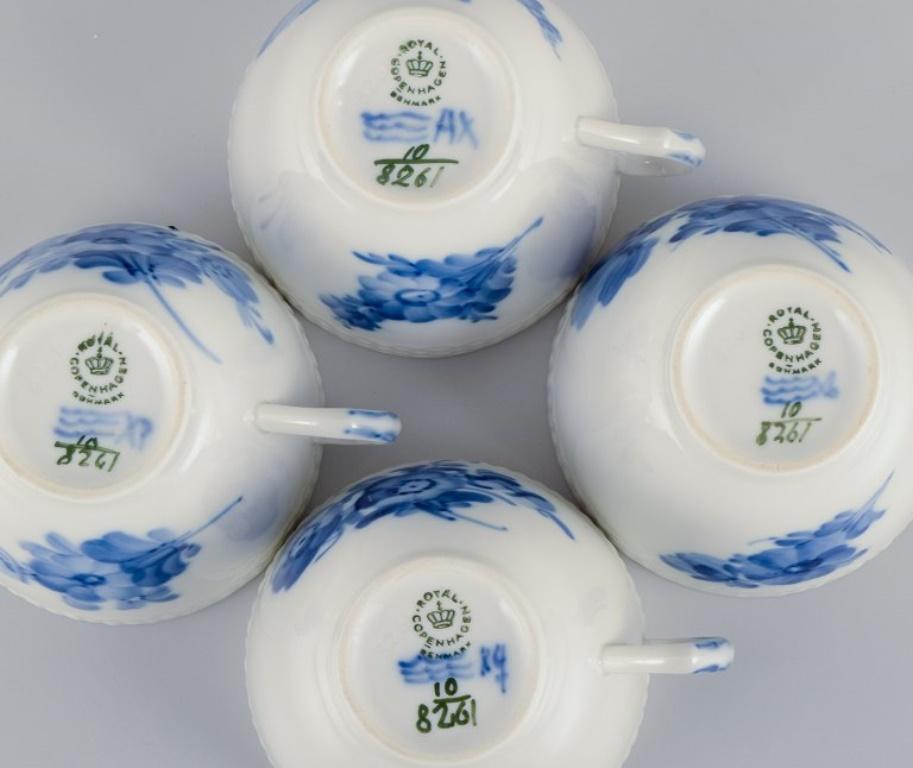 Royal Copenhagen, Blue Flower Braided. Four coffee cups and saucers in porcelain For Sale 1