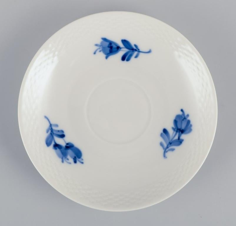 Royal Copenhagen, Blue Flower Braided. Four coffee cups and saucers in porcelain For Sale 2