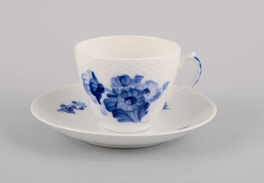 Royal Copenhagen, Blue Flower Braided, vier Kaffeetassen mit Untertassen.
Modellnummer: 10/8261
1950s.
Erste Fabrikqualität.
In ausgezeichnetem Zustand.
Markiert.
Tasse: D 8,0 cm. ohne Henkel x H 6,5 cm.
Untertasse: D 14,2 cm.