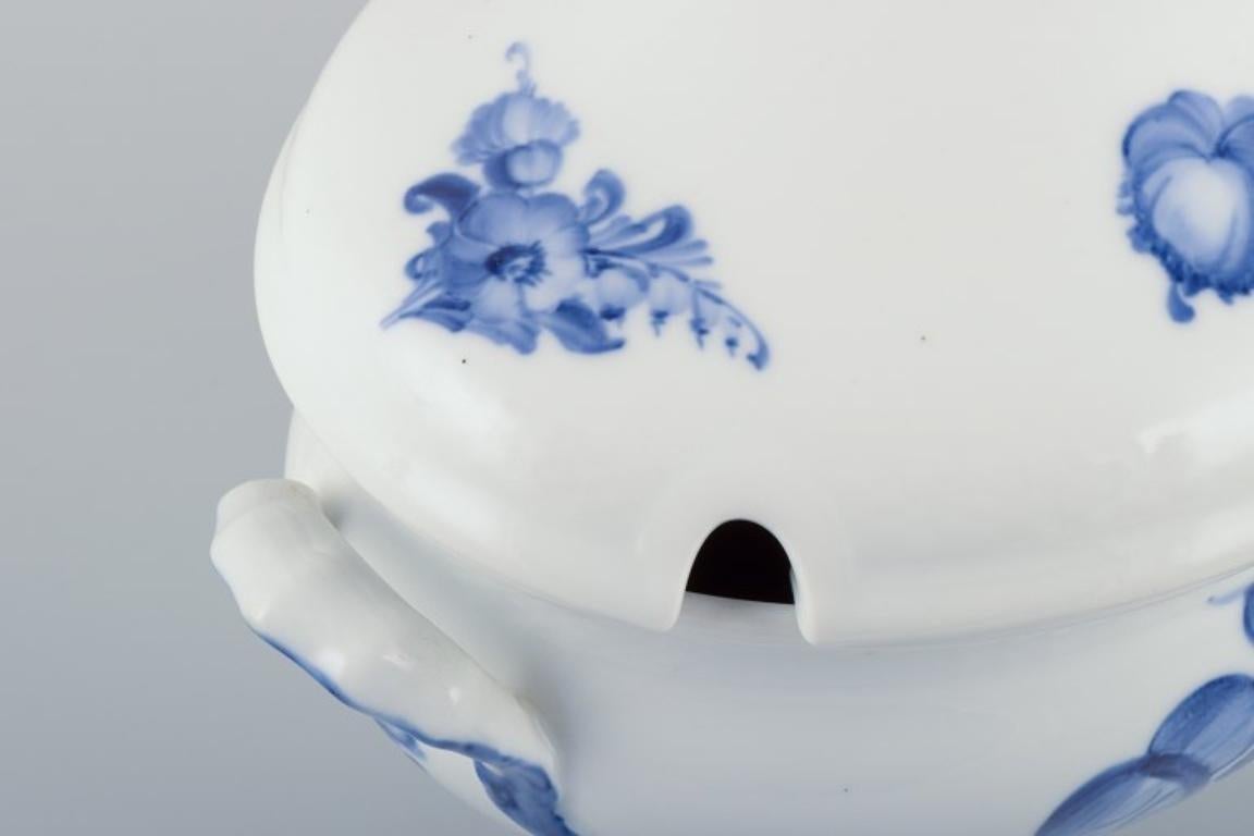 Porcelain Royal Copenhagen Blue Flower Braided, large tureen. Approx. 1930 For Sale