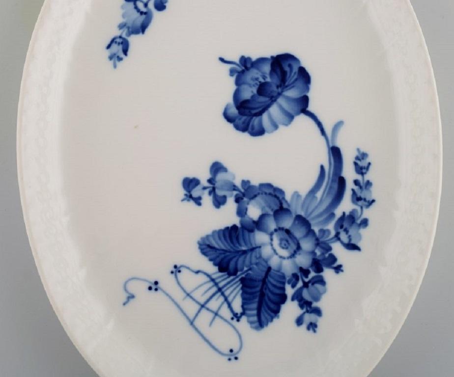 Royal Copenhagen blue flower curved tray. Model number 10/1863. Dated 1962.
Measures: 25.5 x 18 x 2.3 cm.
In excellent condition.
Stamped.
1st factory quality.
