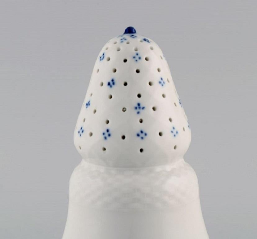 Danois Sucrier tressé à fleurs bleues Royal Copenhagen, numéro de modèle 10/8222 en vente