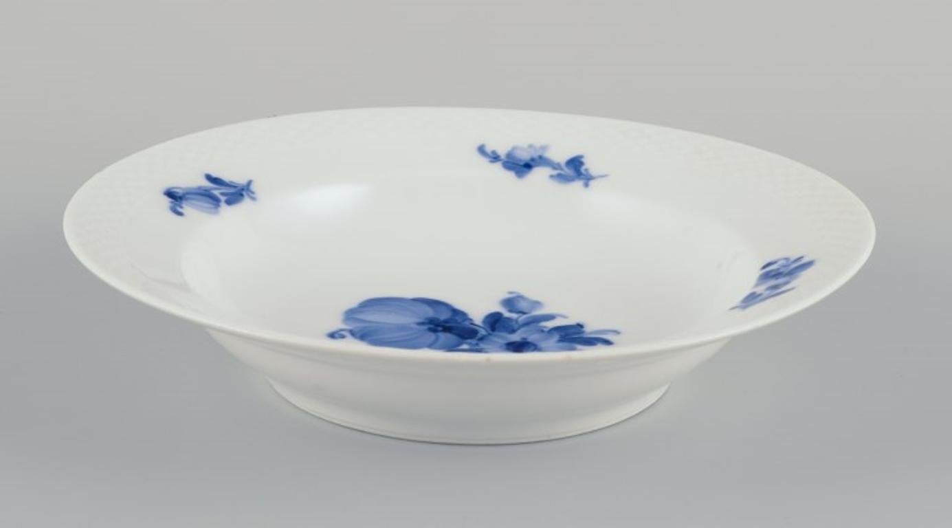 Royal Copenhagen Blue Flower Braided. Three deep plates.
Model 10/8105 and 10/8107.
1930s.
First factory quality.
Perfect condition.
Marked.
Dimensions 10/8107: D 25.5 cm x H 5.0 cm.
Dimensions 10/8105: D 20.5 cm x H 4.2 cm.