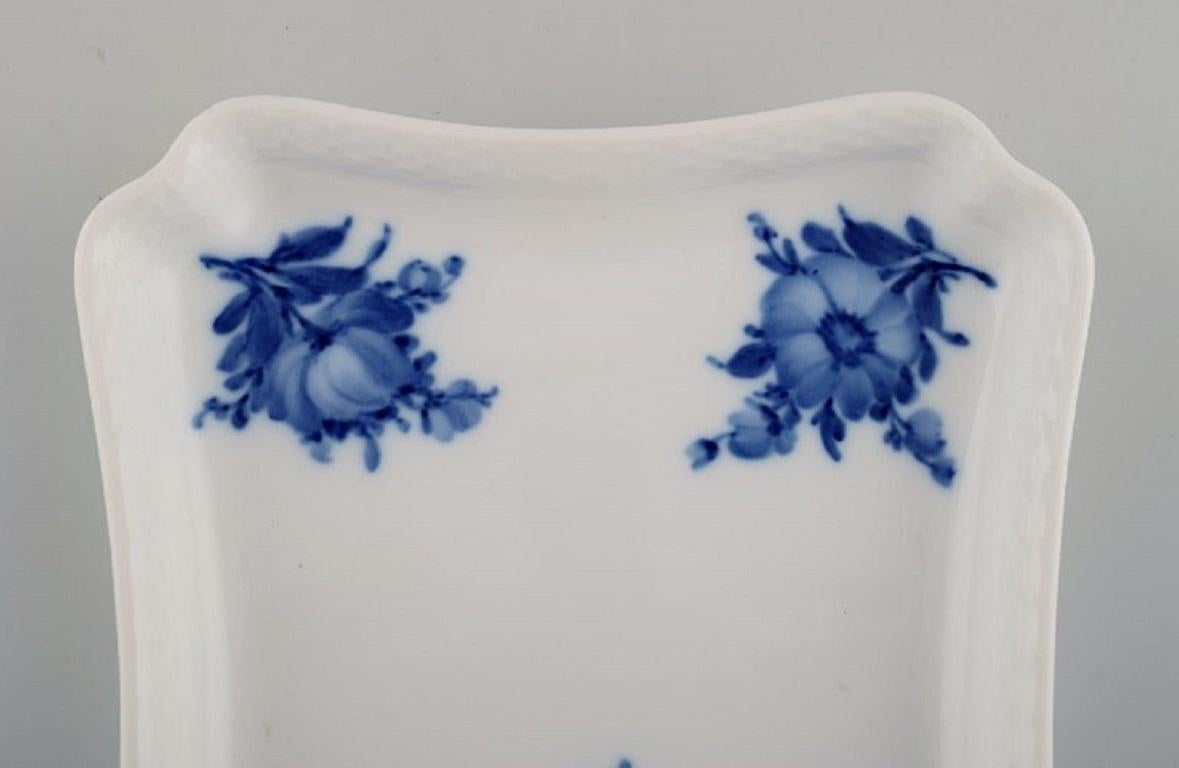 Royal Copenhagen blue flower braided tray. Model number 10/8181. Dated 1945.
Measures: 24.5 x 17.5 x 3 cm.
In excellent condition.
Stamped.
1st factory quality.