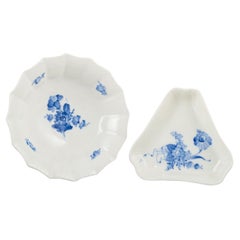 Royal Copenhagen, Flor azul trenzada, dos cuencos de porcelana.