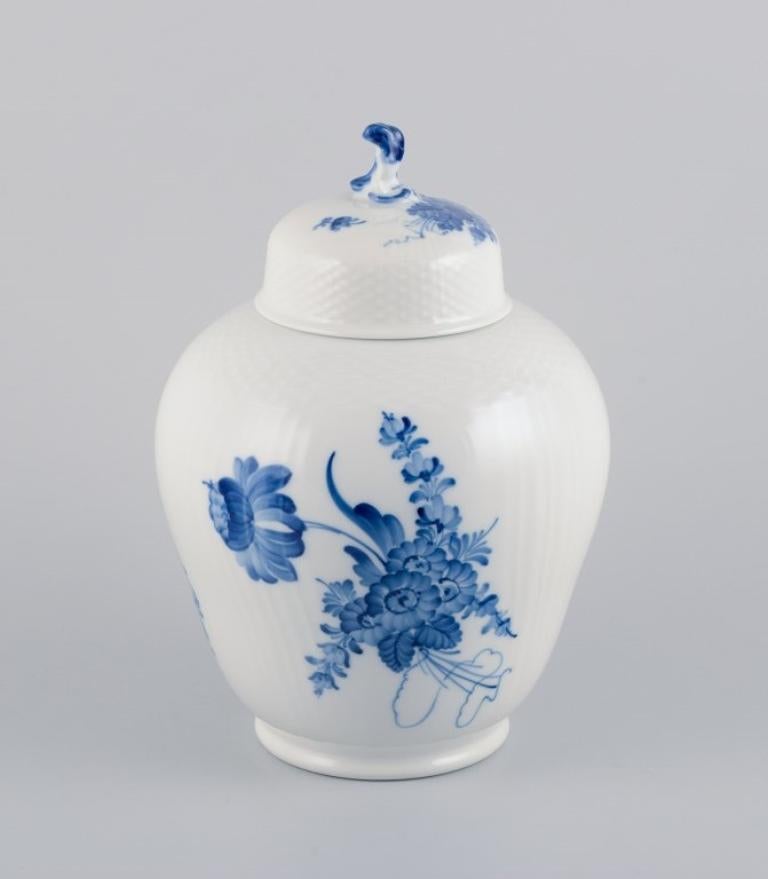 Royal Copenhagen Blue Flower Curved, a pair of lidded jars in porcelain For Sale 1