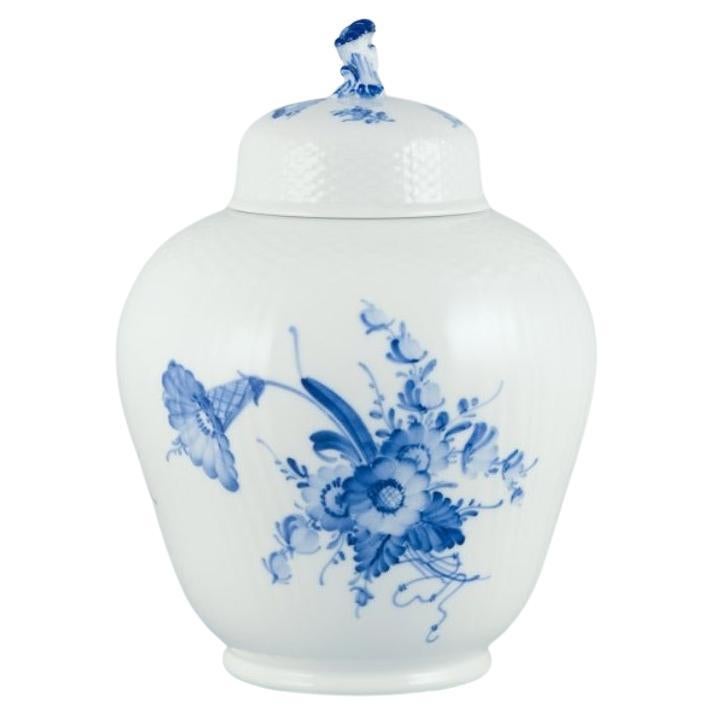 Royal Copenhagen Blue Flower Curved. Large lidded jar. 1953.  For Sale