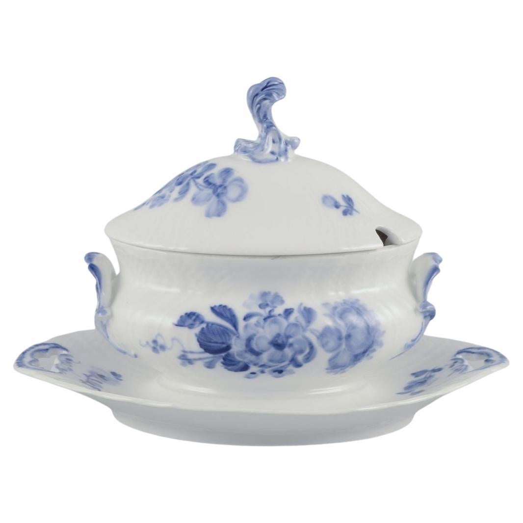 Royal Copenhagen Fiore blu curvo. Sauce con coperchio sulla base.