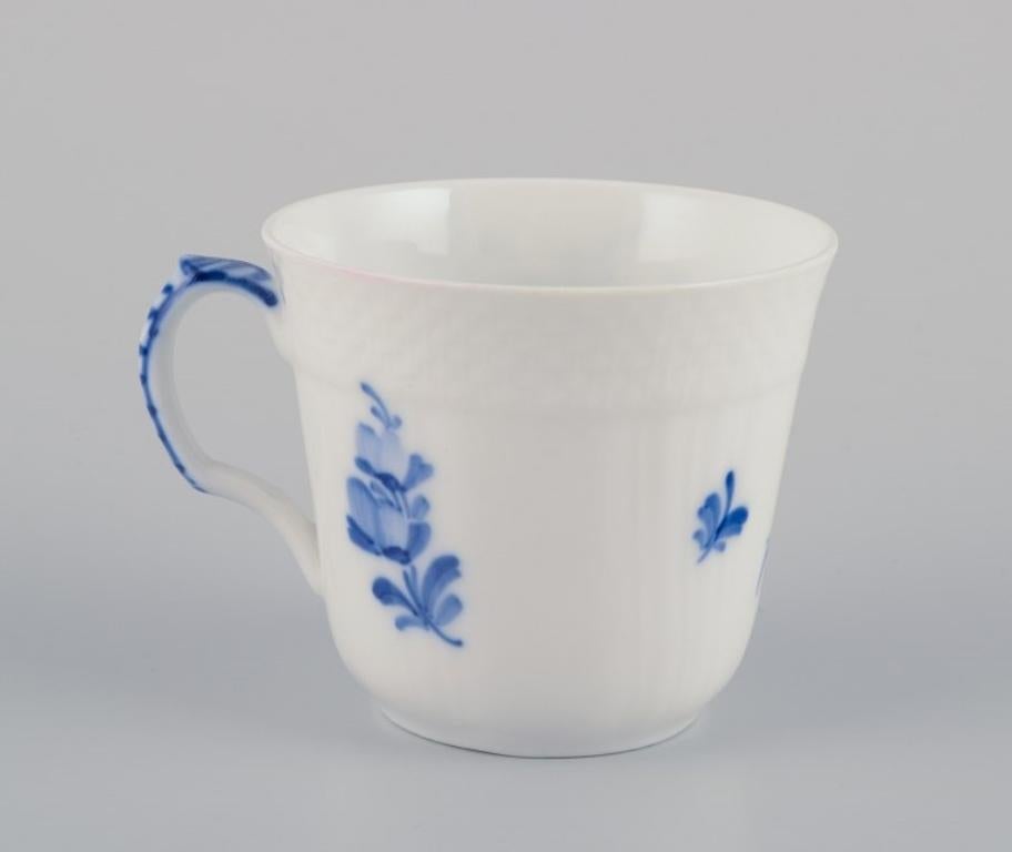 Mid-20th Century Royal Copenhagen Blue Flower Curved. Set of six coffee cups with saucers.  For Sale