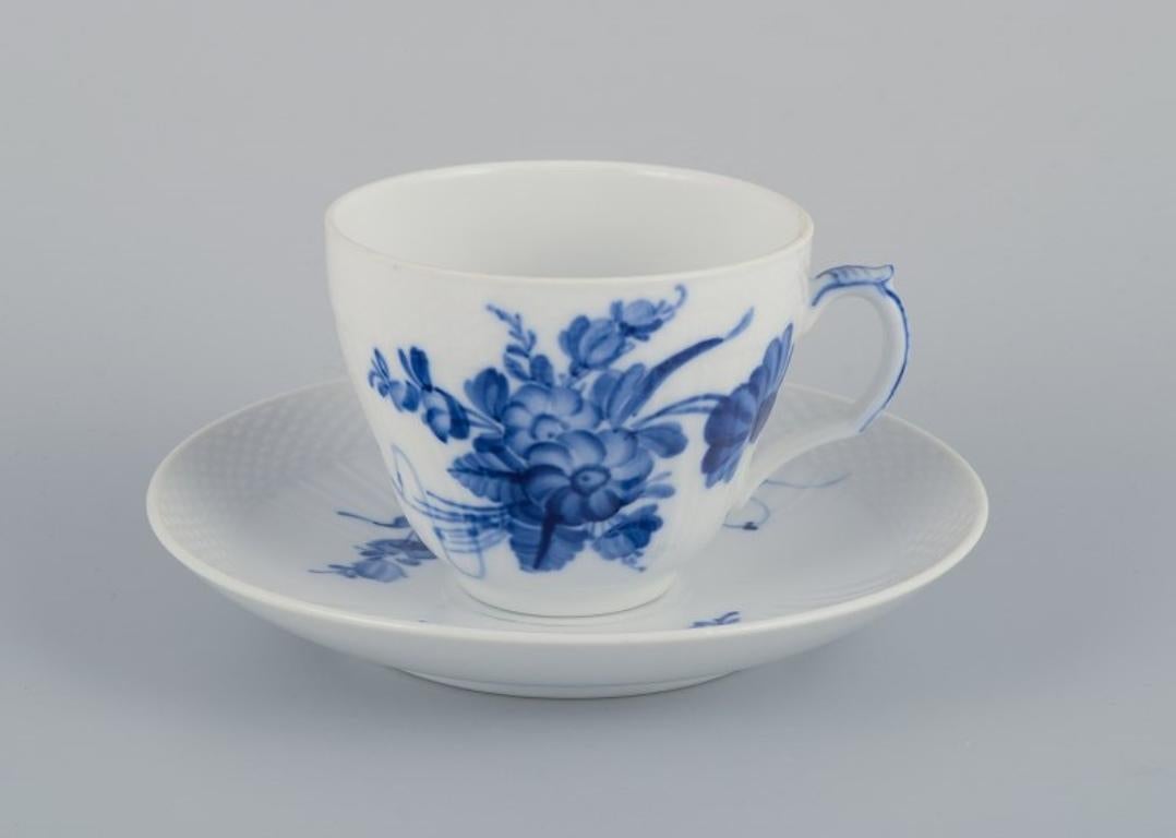 Royal Copenhagen Blue Flower curvo, sei tazze da caffè con piattini.
Datazione: Anni '50/'60.
Numero di modello: 10/8070.
In perfette condizioni.
Contrassegnato.
Prima e seconda qualità di fabbrica.
Tazza: Diametro 8,0 cm senza manico x Altezza 6,5