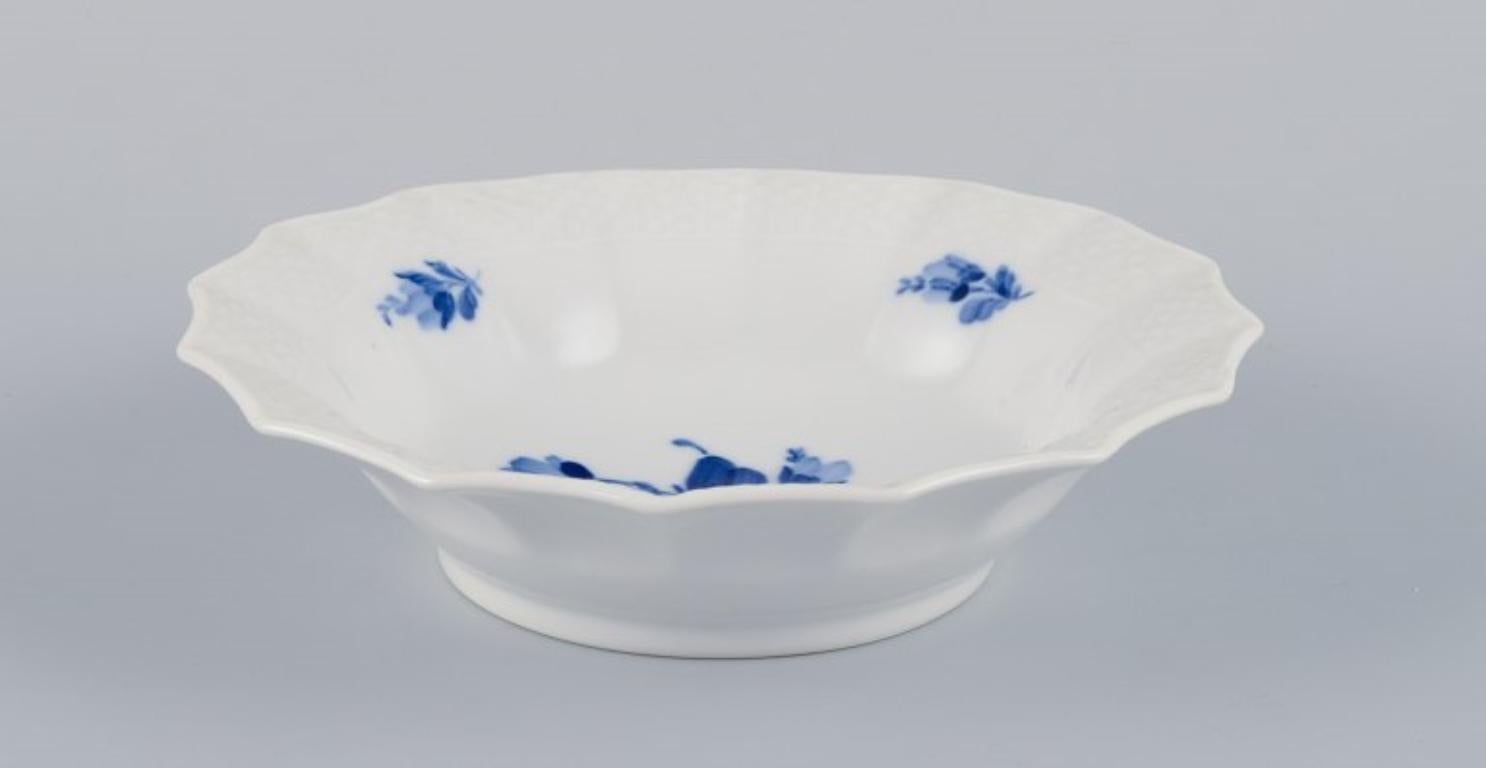 Royal Copenhagen, fleur bleue, plat et bol en porcelaine peints à la main. en vente 2