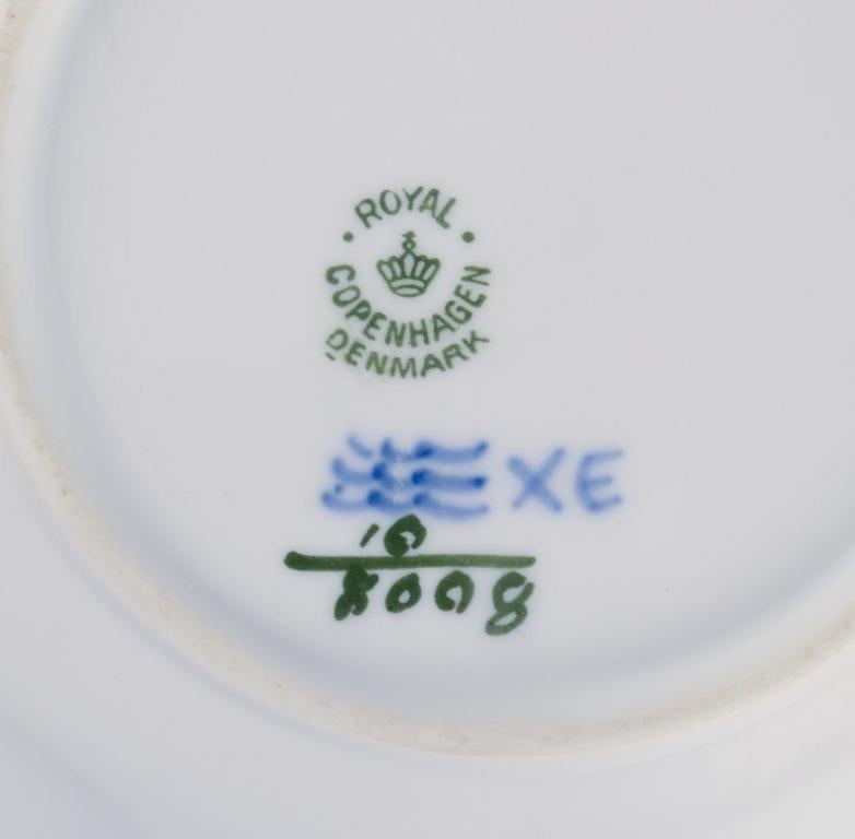 Royal Copenhagen, fleur bleue, plat et bol en porcelaine peints à la main. en vente 3