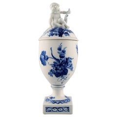 Royal Copenhagen, Blue Flower Lidded Trophy, Decoration Number 10/1754