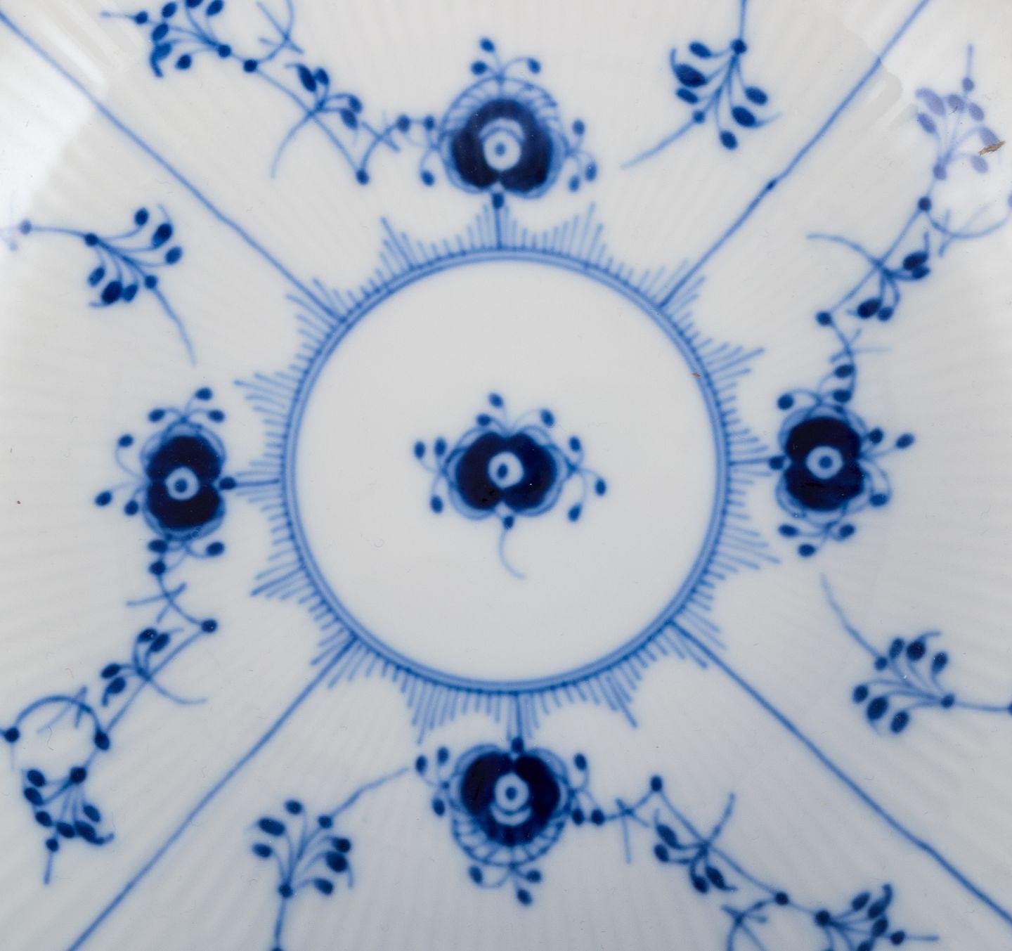 Royal Copenhagen Encaje Completo Acanalado Azul, centro de mesa de porcelana. Porcelana