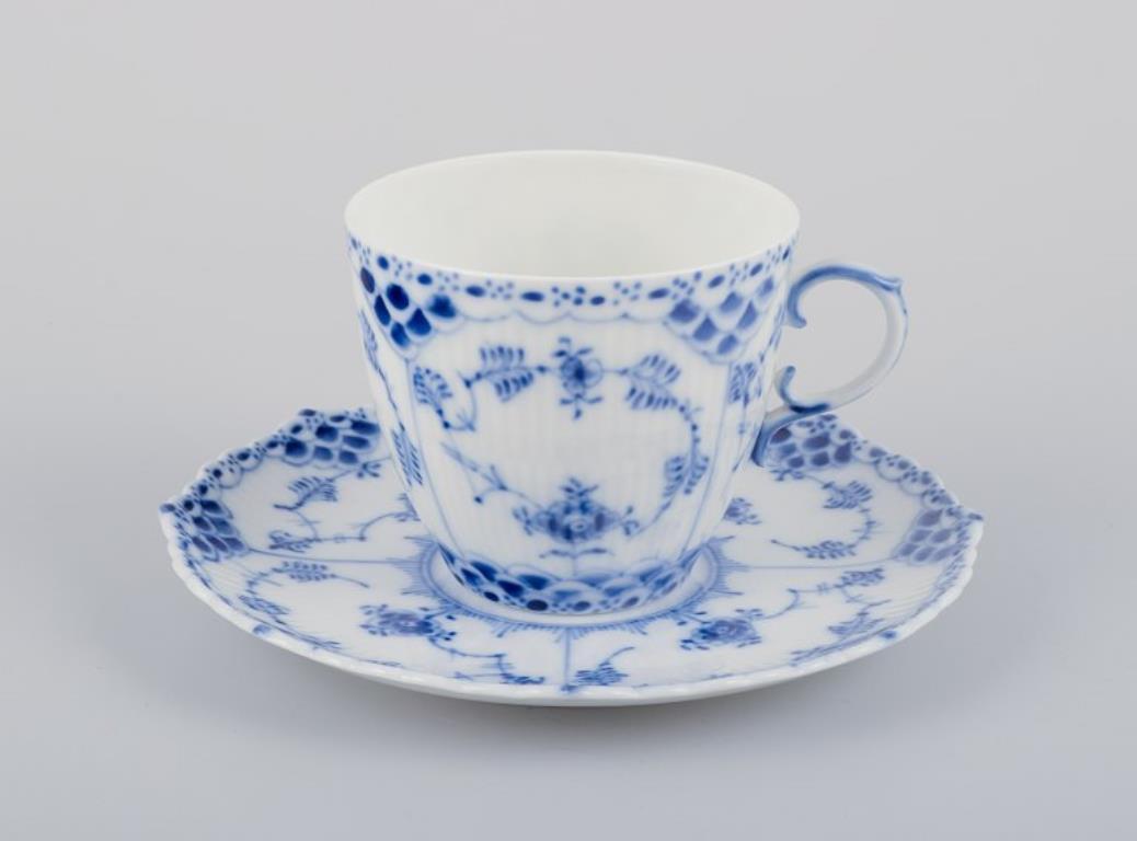 Royal Copenhagen Encaje Completo Acanalado Azul, ocho pares de tazas de café.
Model No.: 1/1035.
Fechas: 1960s.
Marcado.
En perfecto estado.
Segunda y tercera calidad de fábrica. Cinco platillos en primera calidad de fábrica.
Taza: D 7,3 cm sin asa