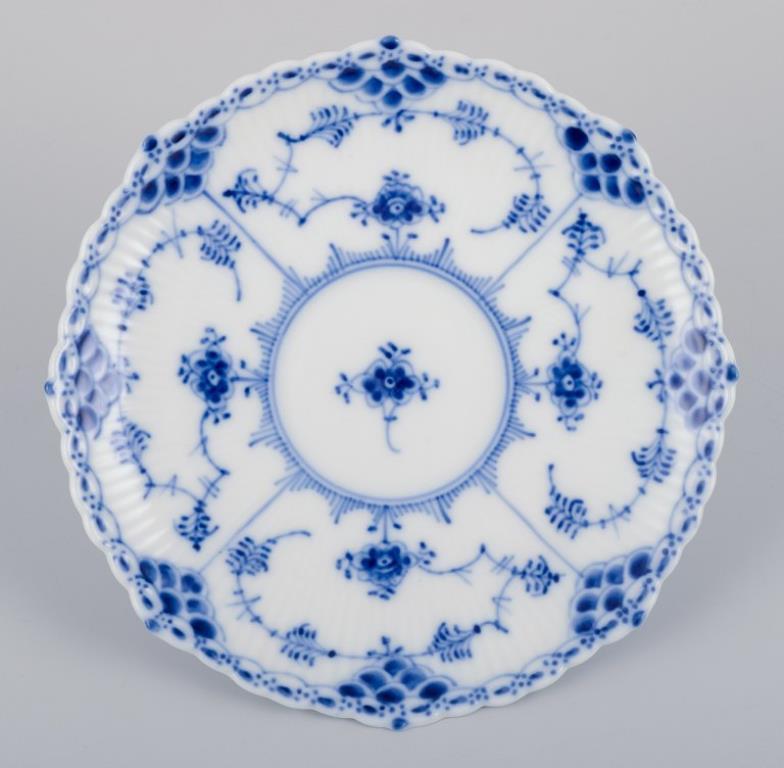 Encaje completo acanalado azul de Royal Copenhagen. Ocho pares de tazas de café con platillos en venta 2