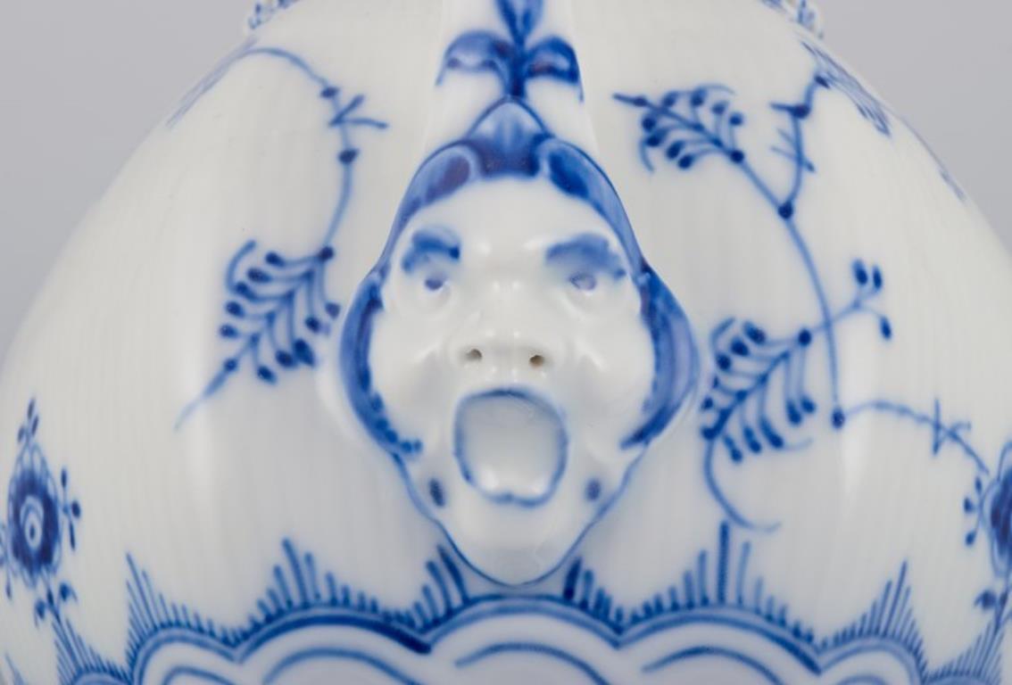 Royal Copenhagen Blue Fluted Full Lace, teiera grande in porcellana in vendita 3