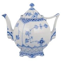 Royal Copenhagen Blau geriffelte Vollspitze. Große Teekanne aus Porzellan.
