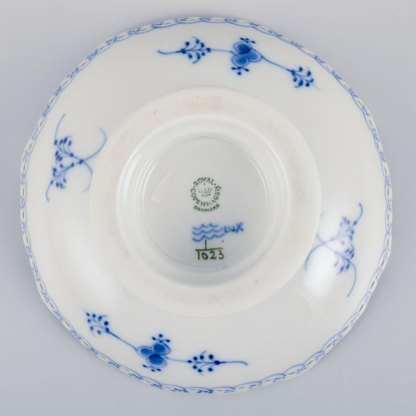 Royal Copenhagen Blue Fluted Full Lace, low centerpiece in porcelain 1