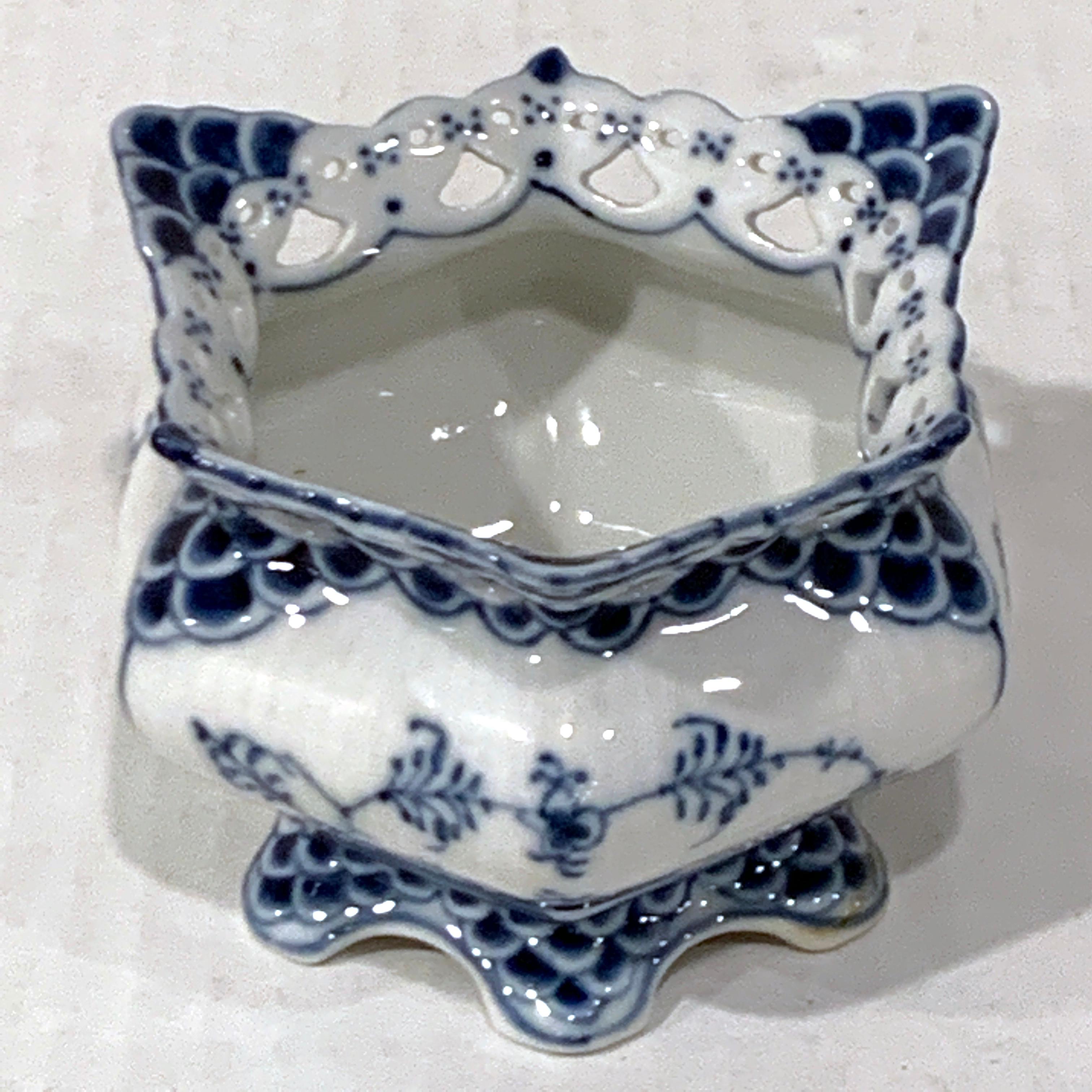 Royal Copenhagen Blue Fluted Full Lace Tea Set In Good Condition In West Palm Beach, FL