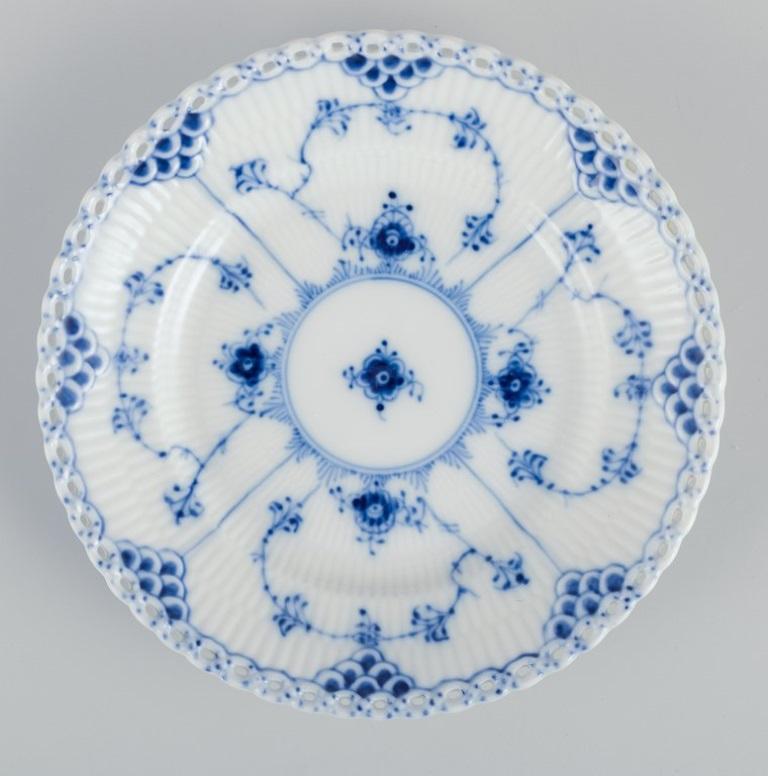 Royal Copenhagen Blue Fluted Full Lace, three plates.
Model number: 1/1088.
Dating: 1980-1984.
Marked.
In perfect condition.
Second factory quality.
Dimensions: Diameter 14.5 cm.