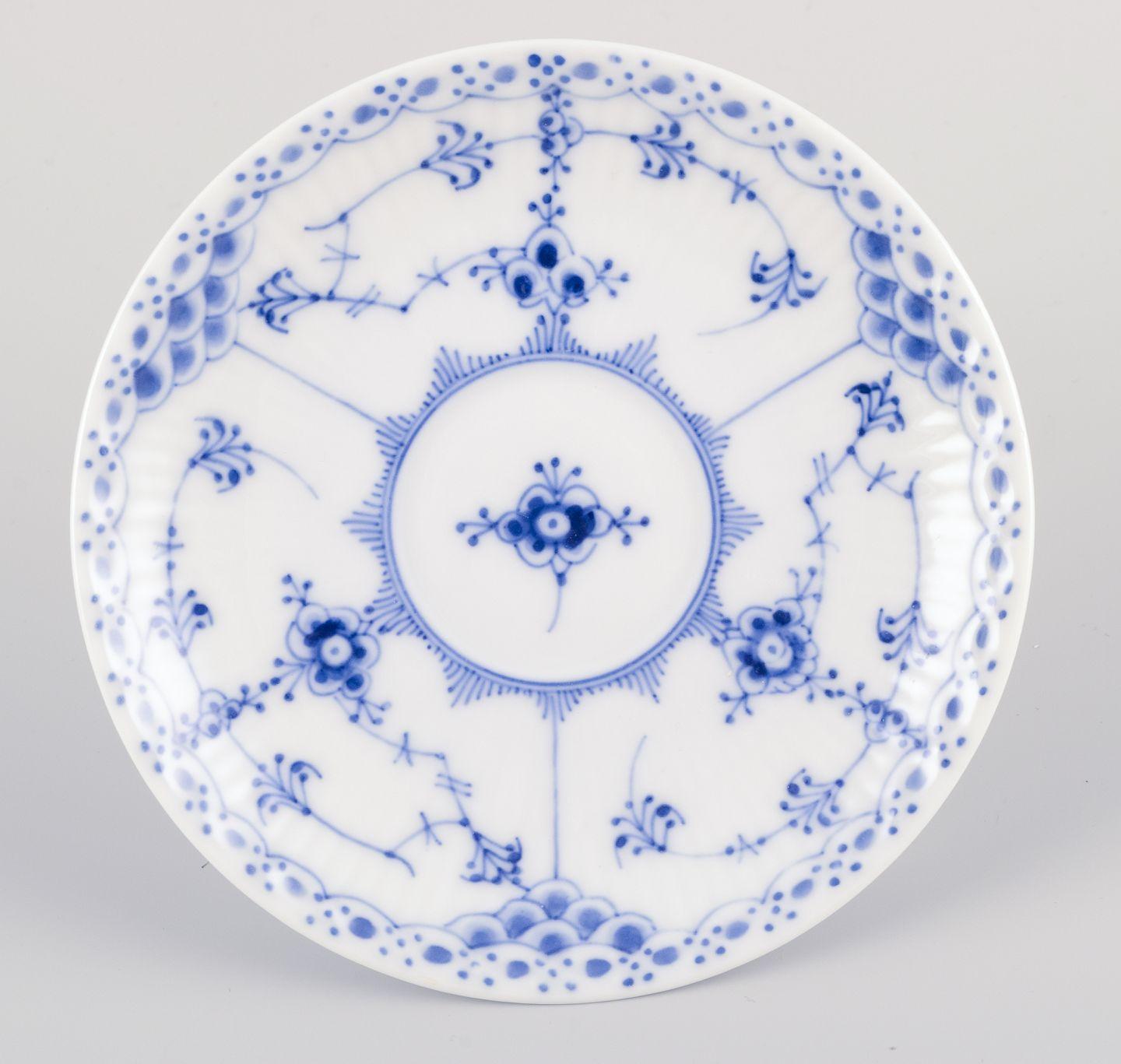 Royal Copenhagen Blue Fluted Half Lace, vier Paare von Kaffeetassen und Untertassen im Angebot 1