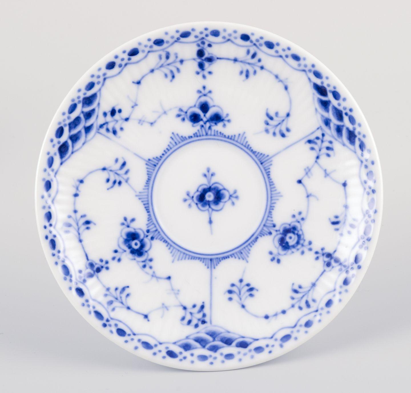 Royal Copenhagen Blue Fluted Half Lace, vier Paare von Kaffeetassen und Untertassen. im Angebot 1