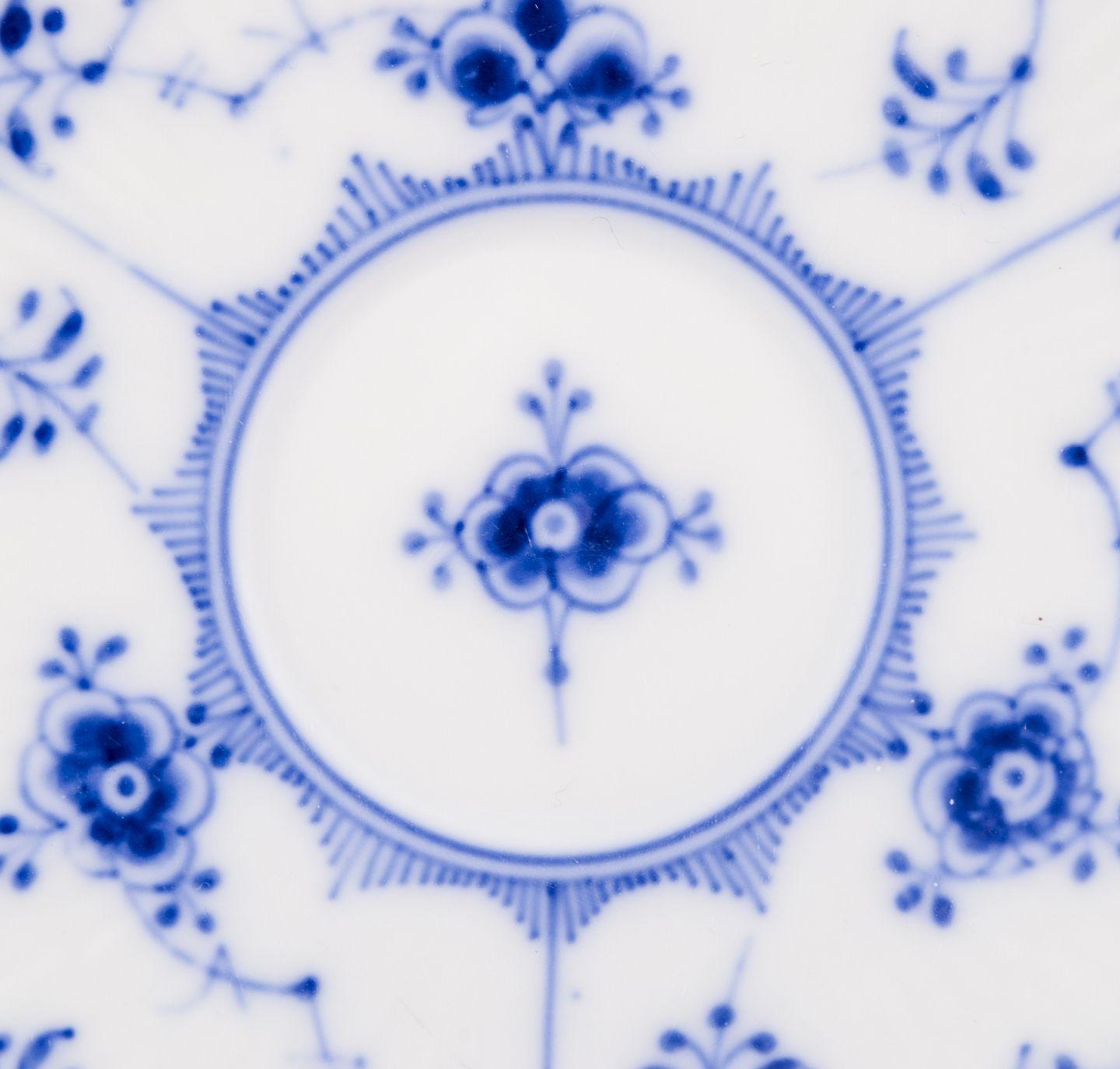 Royal Copenhagen Blue Fluted Half Lace, vier Paare von Kaffeetassen und Untertassen. im Angebot 2