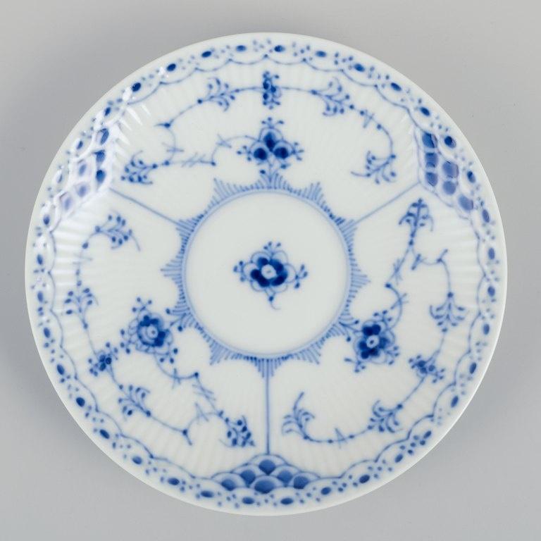 Royal Copenhagen Blue Fluted Half Lace, vier Paare von Kaffeetassen. (Porzellan) im Angebot